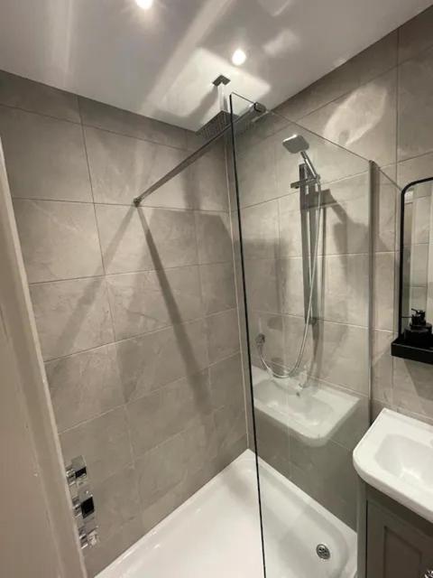 Superb 2 Bedroom Sea View Flat スカーバラ エクステリア 写真